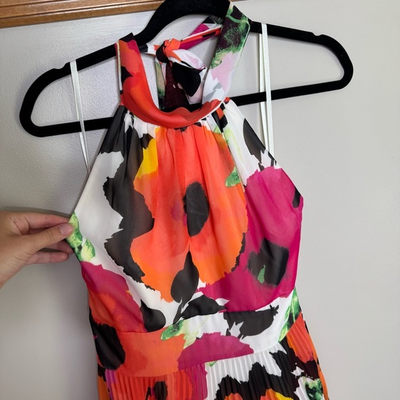 Eliza J Vibrant Floral halter neck pleated maxi dress 6 - Picture 2 of 9